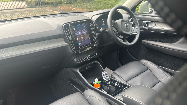 Volvo XC40 2.0 B3P Ultra Dark 5dr Auto Petrol Estate